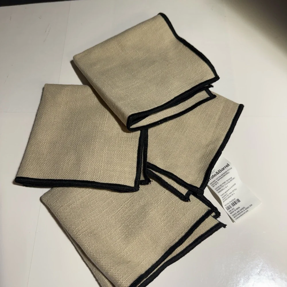 Crate and Barrel 100% organic cotton beige Napkins with Black Trim NWOT
